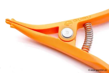 Bild von Pince à Pellets Guru Pellet Pliers